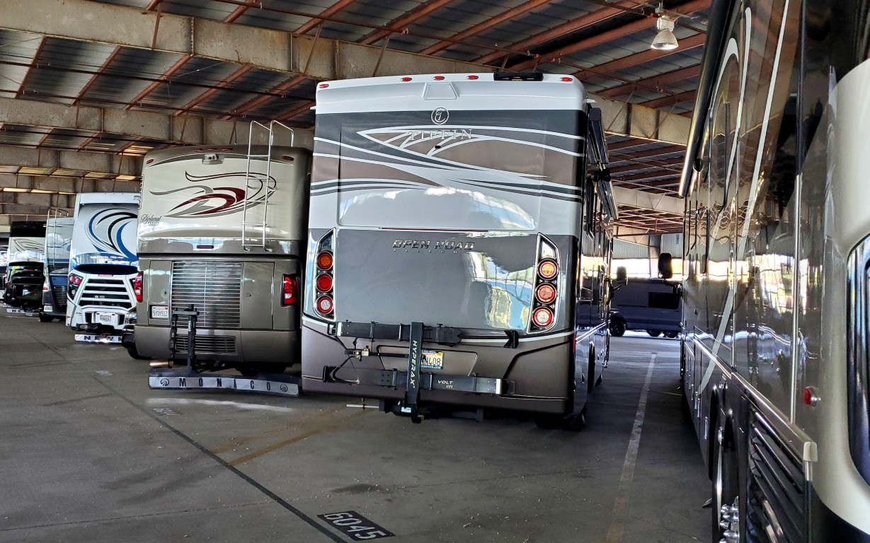 motorhome storage garage enclosed lot in Solana Beach CA